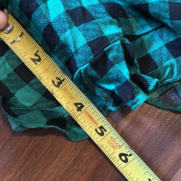 NWT Torrid 3X High Waist Elastic Plastic Green and Black Shorts Ruffled Bottom - Picture 10 of 10